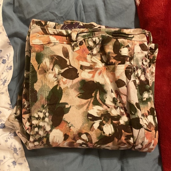 Floral jeans - Picture 4 of 4